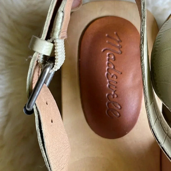 Madewell 🐊 size 8 clogs. Worn once. Cute light green croc crocodile embossed. - Picture 5 of 11